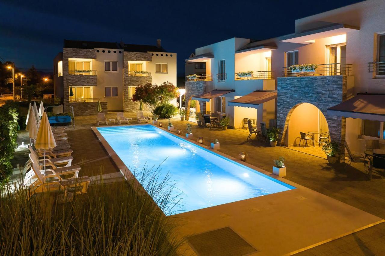 Apartments Punta Privlaka  Buitenkant foto